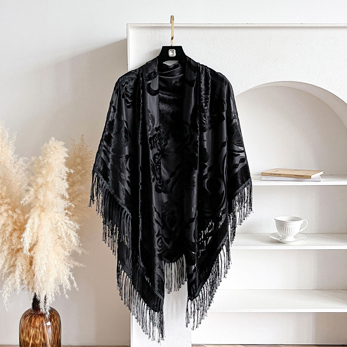 Embroidery Shawl - Bufanda Retro de Terciopelo con Borlas