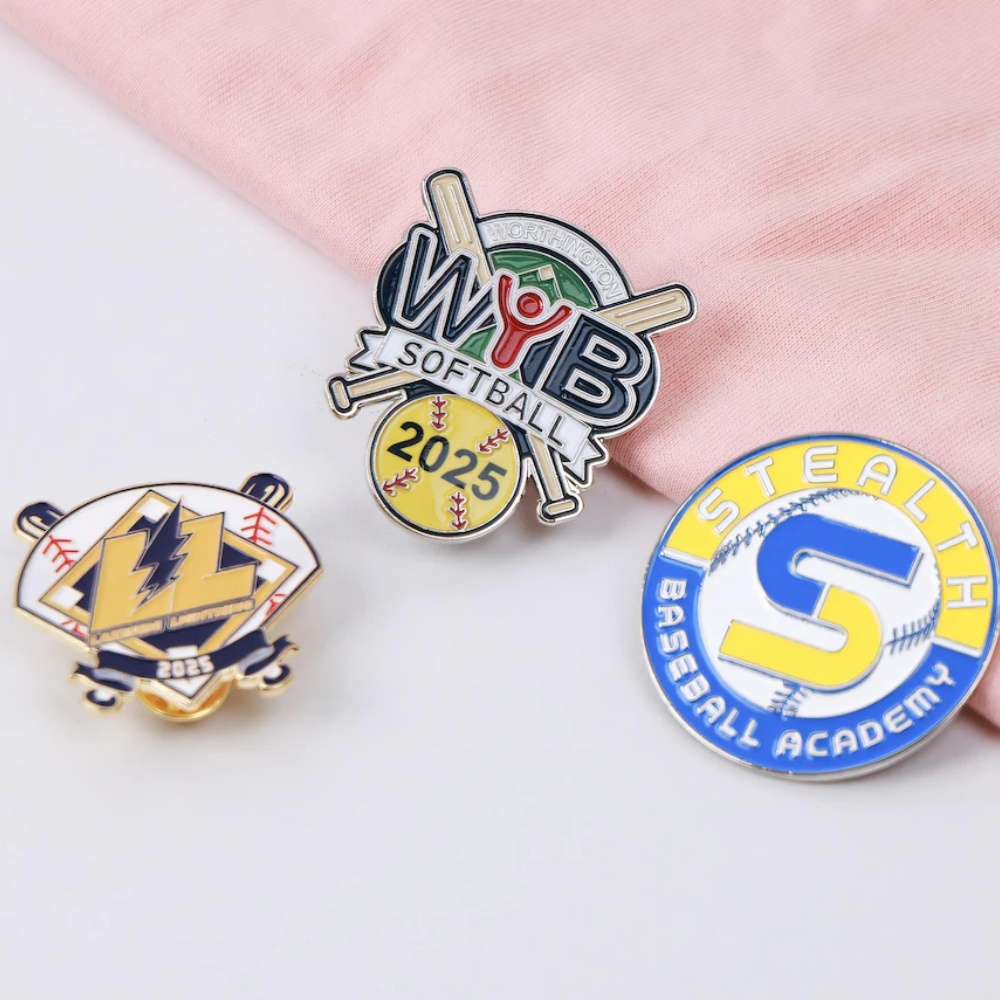 Broche Personalizado con Logot - Embroidery Illustration reseña y precio